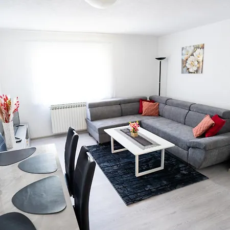 דירה 11 טומיסלאבגראד