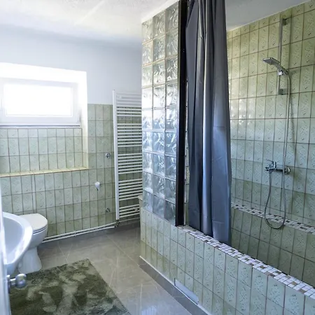 11 Apartment *