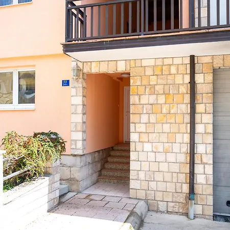 דירה 11 טומיסלאבגראד